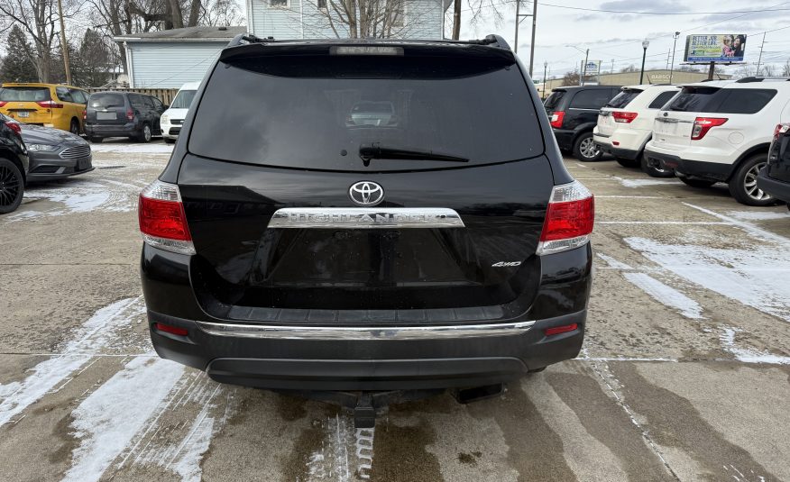 2011 Toyota Highlander SE